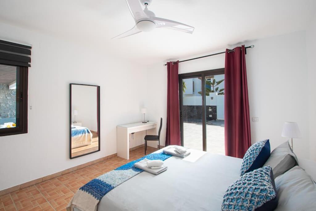 Casa Marlay Spacious, Heated Pool, Bbq & Fast Wi-Fi Only 15 Minutes Walk To Town Playa Blanca  Exteriör bild