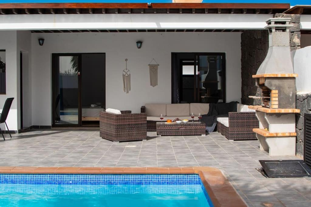 Casa Marlay Spacious, Heated Pool, Bbq & Fast Wi-Fi Only 15 Minutes Walk To Town Playa Blanca  Exteriör bild