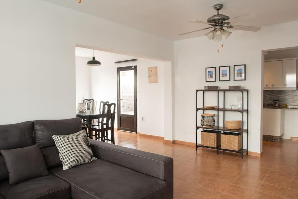 Casa Marlay Spacious, Heated Pool, Bbq & Fast Wi-Fi Only 15 Minutes Walk To Town Playa Blanca  Exteriör bild