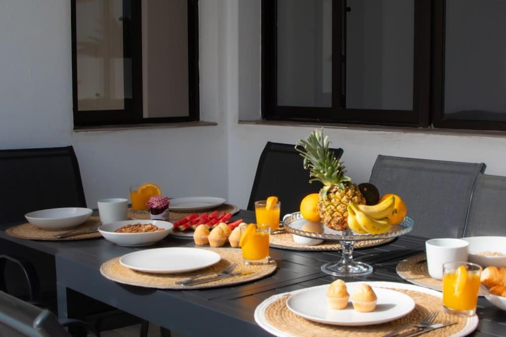 Casa Marlay Spacious, Heated Pool, Bbq & Fast Wi-Fi Only 15 Minutes Walk To Town Playa Blanca  Exteriör bild