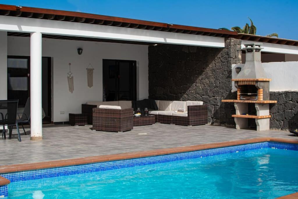 Casa Marlay Spacious, Heated Pool, Bbq & Fast Wi-Fi Only 15 Minutes Walk To Town Playa Blanca  Exteriör bild