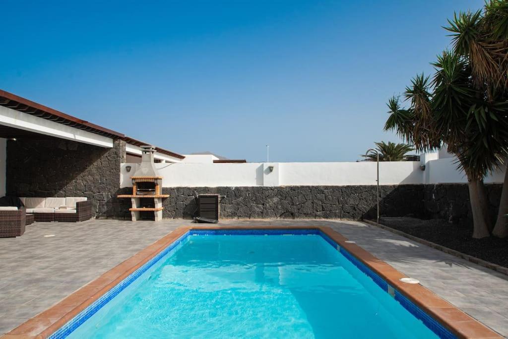 Casa Marlay Spacious, Heated Pool, Bbq & Fast Wi-Fi Only 15 Minutes Walk To Town Playa Blanca  Exteriör bild