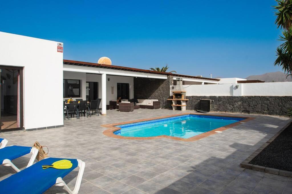 Casa Marlay Spacious, Heated Pool, Bbq & Fast Wi-Fi Only 15 Minutes Walk To Town Playa Blanca  Exteriör bild