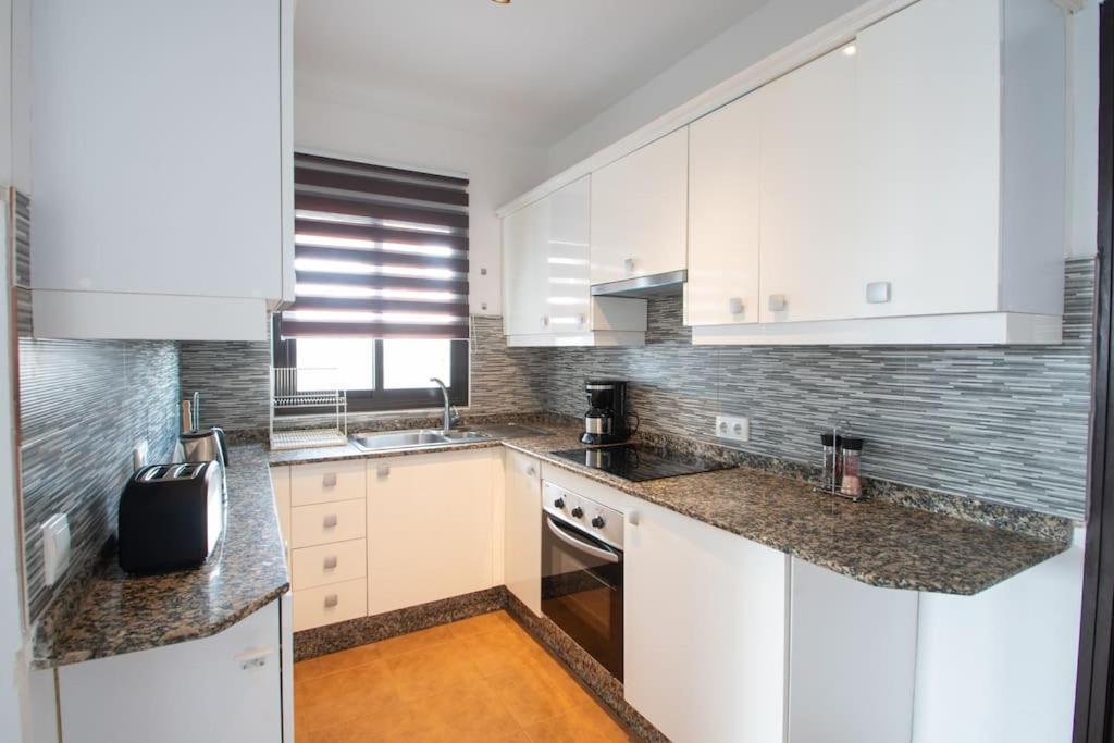 Casa Marlay Spacious, Heated Pool, Bbq & Fast Wi-Fi Only 15 Minutes Walk To Town Playa Blanca  Exteriör bild