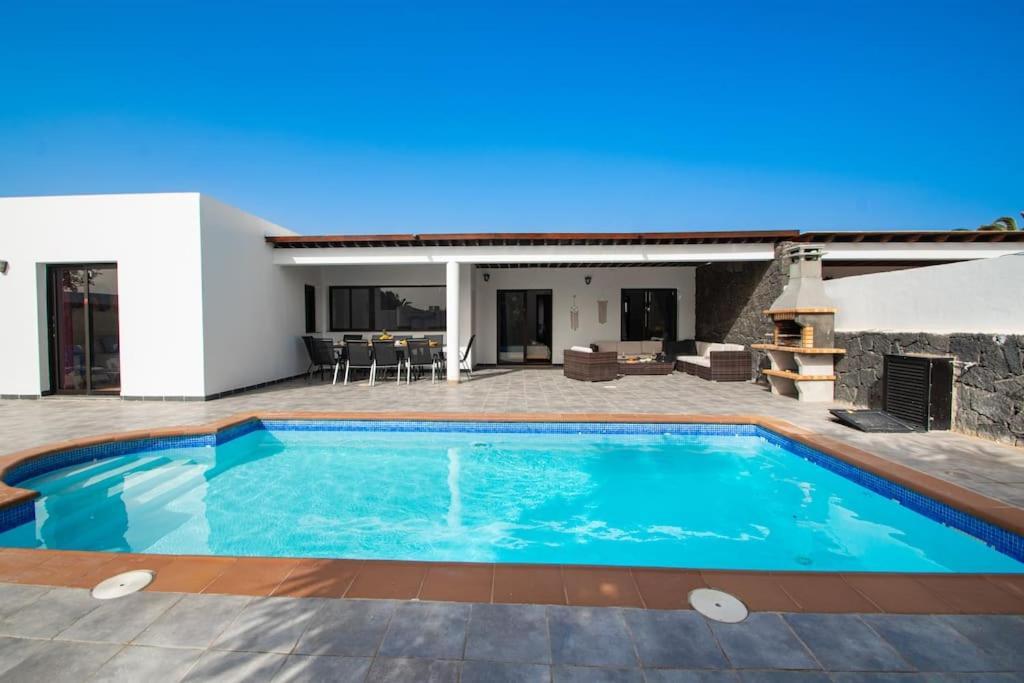 Casa Marlay Spacious, Heated Pool, Bbq & Fast Wi-Fi Only 15 Minutes Walk To Town Playa Blanca  Exteriör bild